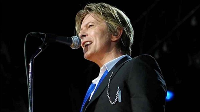 David Bowie streams rare version of The Man Who Sold The World
