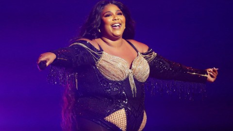 Lizzo tells fans they’re doing the viral ‘About Damn Time’ TikTok dance wrong