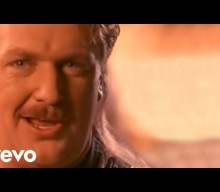 R.I.P. Joe Diffie, Country Singer Behind “Pickup Man”, Dies at 61 from COVID-19