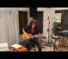 Watch KISS’s PAUL STANLEY Play ‘Makin’ Love’, ‘Hotter Than Hell’ And ‘Got To Choose’ While In Quarantine
