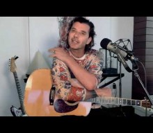 BUSH’s GAVIN ROSSDALE Performs For Fans From Home During COVID-19 Pandemic (Video)