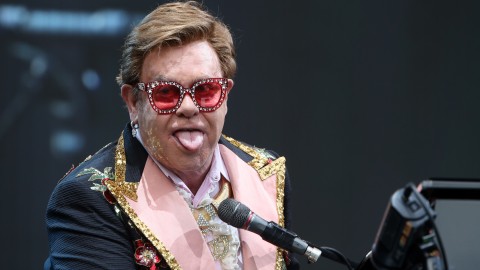 Elton John: “You look at most of the records in the charts – they’re not real songs”