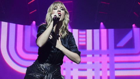 Taylor Swift shares new lyric video for ‘The Lakes’