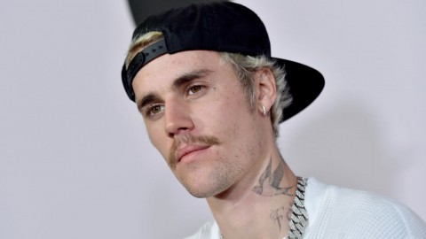 Watch Justin Bieber perform a stripped-back piano version of ‘Peaches’