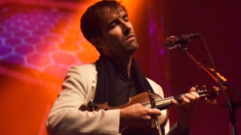 Watch Andrew Bird and his family perform ‘Manifest’ on ‘Colbert’