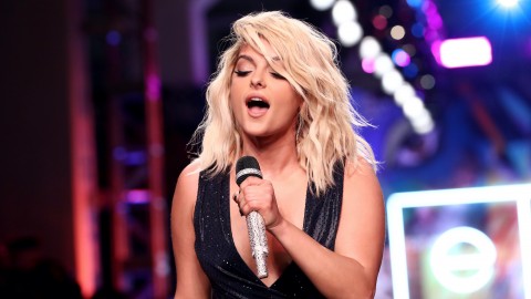 Bebe Rexha delays her new album “until the world is in a better place”