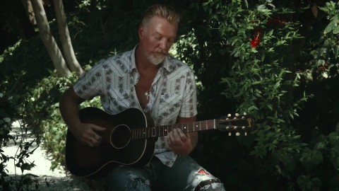 Watch Josh Homme perform Them Crooked Vultures’ ‘Spinning in Daffodils’ acoustic for Lollapalooza