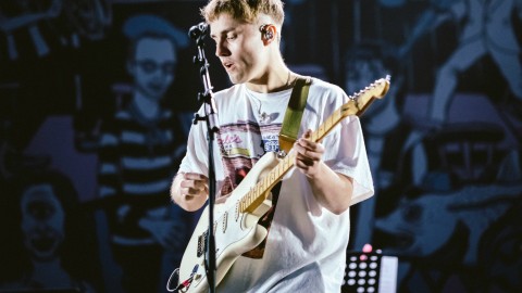 Fans react as Sam Fender opens UK’s first socially distanced outdoor venue