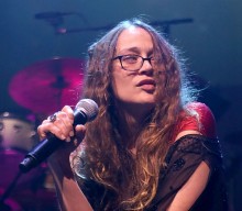 Fiona Apple calls for support for “courtroom justice”
