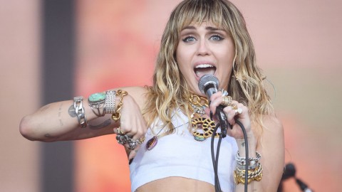 Watch Miley Cyrus cover Hall & Oates’ ‘Maneater’ on ‘The Tonight Show’