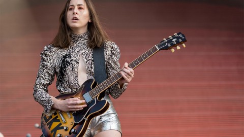 Alana Haim on “huge growing experience” of PTA movie role: “I had to hold my own”
