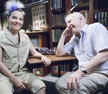 David Attenborough remembers working with Björk: “It’s strange music”