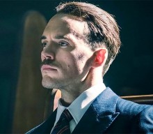 Sam Claflin is ready to return for ‘Peaky Blinders’ season six: “I’m growing the tache out now”