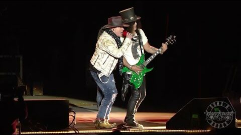 Watch Pro-Shot Video Of GUNS N’ ROSES Performing Cover Of SOUNDGARDEN’s ‘Black Hole Sun’