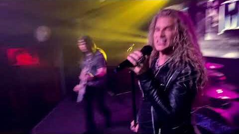 GREAT WHITE Singer MITCH MALLOY Releases Video For ‘My Therapy’ From Solo Band MALLOY