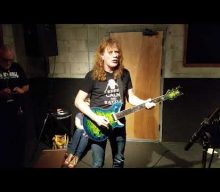 MEGADETH’s DAVE MUSTAINE Teaches You How To Play ‘Symphony Of Destruction’ (Video)