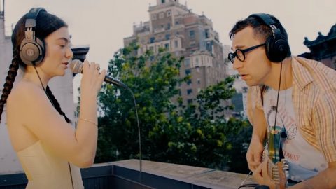 Watch Lorde and Jack Antonoff perform ‘Solar Power’ on a blustery rooftop