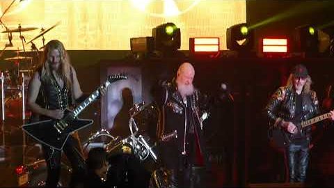 JUDAS PRIEST Rejoined By Guitarist GLENN TIPTON For Band’s First Performance In More Than Two Years (Video)