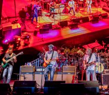 Dead & Company share pro-choice messages onscreen during Virginia show