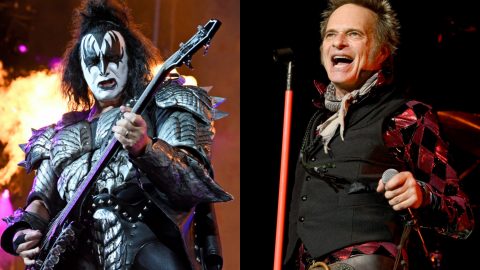 Gene Simmons has apologised for comparing David Lee Roth to “a bloated, naked Elvis”