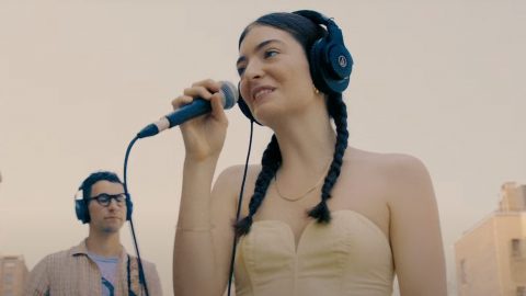 Watch Lorde and Jack Antonoff perform ‘Dominoes’ on a rooftop