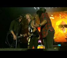 Watch Pro-Shot Video Of GUNS N’ ROSES And DAVE GROHL Performing ‘Paradise City’ At BOTTLEROCK