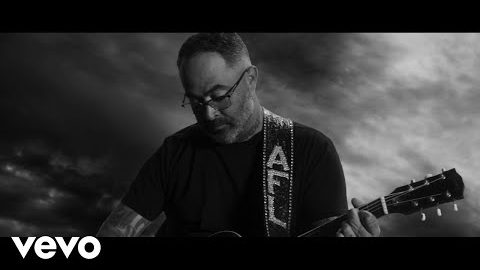 AARON LEWIS: Why I Decided To Call Out BRUCE SPRINGSTEEN In ‘Am I The Only One’ Single
