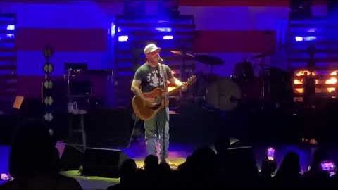 STAIND’s AARON LEWIS Rails Against ‘Man-Created’ Virus, Blames Democrats For ‘Every Scar That Exists On This Country’