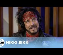 NIKKI SIXX Says GUNS N’ ROSES Once Considered Recording Cover Of MÖTLEY CRÜE’s ‘Stick To Your Guns’