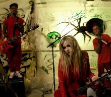 Watch Avril Lavigne and Travis Barker perform ‘Bite Me’ on ‘Fallon’