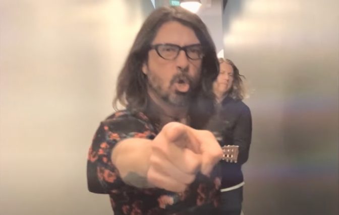 Dave Grohl delivers a metal-inspired cover of Lisa Loeb’s ‘Stay (I Missed You)’