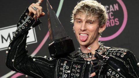Machine Gun Kelly defends his success: “I earnt that shit”
