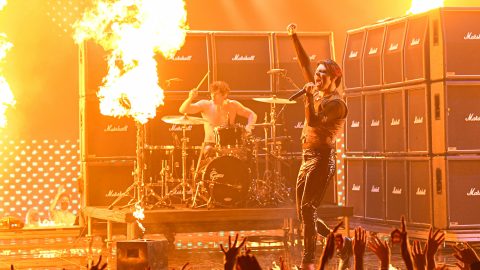 Watch Yungblud perform ‘Fleabag’ surrounded by fire at MTV EMAs