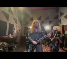 Here Is New Video Of DAVE MUSTAINE Teaching You How To Play MEGADETH’s ‘Symphony Of Destruction’