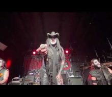 Watch: WEDNESDAY 13 Pays Tribute To Late MURDERDOLLS Bandmate JOEY JORDISON At U.S. Tour Kickoff