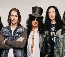 Slash announces livestream event with Myles Kennedy and The Conspirators