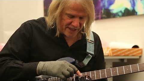 DEEP PURPLE’s STEVE MORSE Is Working On Art Collection Crafted From Guitar Performance