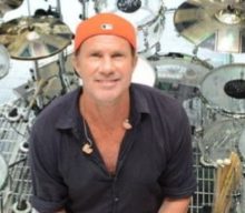 RED HOT CHILI PEPPERS Drummer CHAD SMITH’s Art To Be Exhibited At Santa Monica Place
