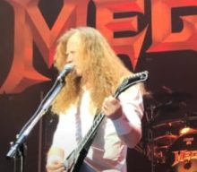 DAVE MUSTAINE Admonishes Security Guard At Nashville Concert: ‘Cool It Or I’ll Ask For You To Be Taken Out Of The Pit’