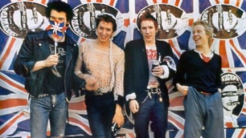 SEX PISTOLS’ ‘God Save The Queen’ Could Top U.K. Singles Chart 45 Years After Original Release