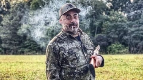 AARON LEWIS’s Solution To Ending Mass Shootings In Schools: Arm The Teachers