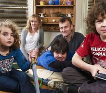 ‘Outnumbered’ child stars reunite for “family” photo: “Look how grown up they all are”