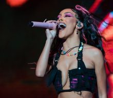 Doja Cat claims Twitter isn’t letting her send replies as she calls fans “nerds” and tells some to “shut the fuck up”