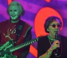 Watch: PETER CRISS Sings ‘Happy Birthday’ To JOHN 5 At ROB ZOMBIE’s New Jersey Concert