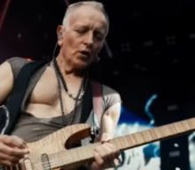 DEF LEPPARD’s PHIL COLLEN: Touring With MÖTLEY CRÜE Is ‘Like Being At School With All Of Your Best Friends’