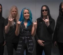 ARCH ENEMY’s MICHAEL AMOTT Is ‘Not A Fan’ Of Bands ‘That Do The Screaming And The Clean Vocal’