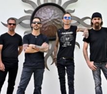 SULLY ERNA Says ‘Everyone’ In GODSMACK ‘Feels Complete’ About Focusing On’Greatest Hits’ On Upcoming Tours