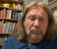 IAN HILL Says JUDAS PRIEST’s Heavy Touring Schedule In Early Years Cost Him Two Marriages