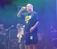 Watch: PHILIP ANSELMO Pays Tribute To DIMEBAG And VINNIE PAUL During DOWN’s Concert At BLUE RIDGE ROCK FESTIVAL