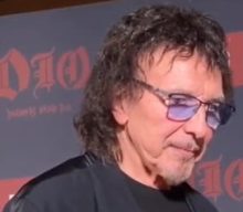 TONY IOMMI On RONNIE JAMES DIO: ‘He Loved His Fans’